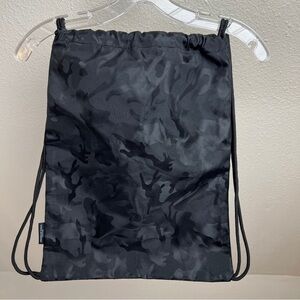 AMERICAN EAGLE OUTFITTERS Black on Black Camo Print. Approximate 17X13.